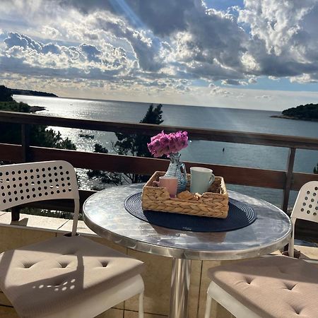 Apartment With A Sea View بولا المظهر الخارجي الصورة