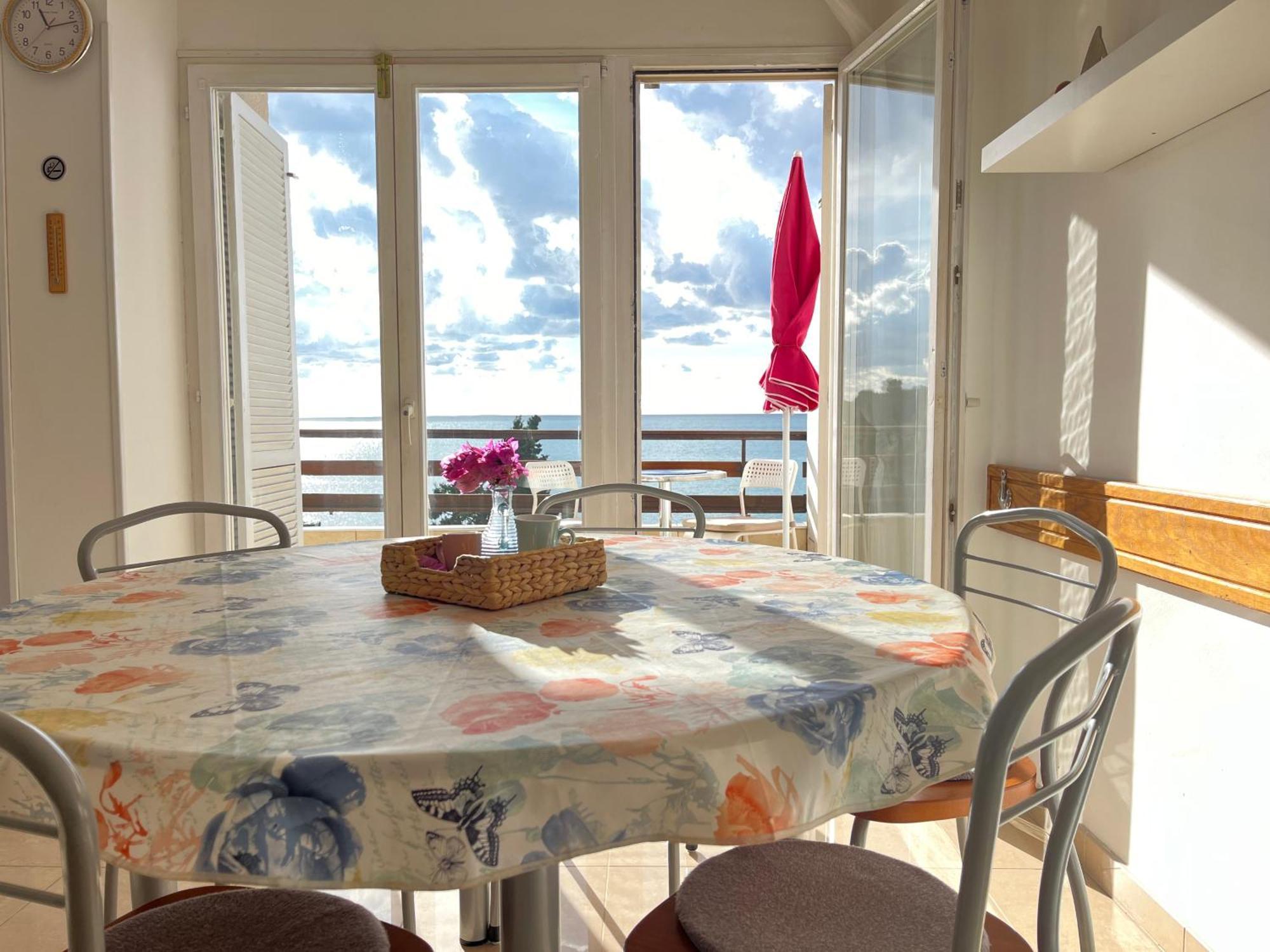 Apartment With A Sea View بولا المظهر الخارجي الصورة