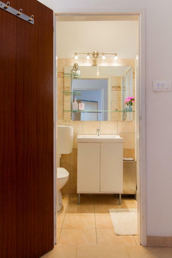 Apartment With A Sea View بولا المظهر الخارجي الصورة