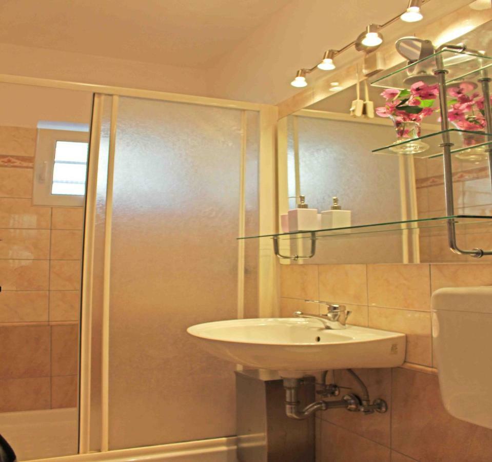 Apartment With A Sea View بولا المظهر الخارجي الصورة